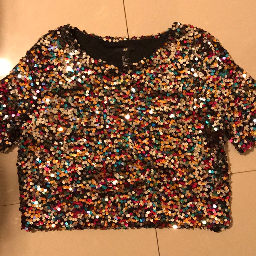 H&M sequence shirt